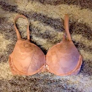Victoria’s Secret Blush Pink Bra 32DD